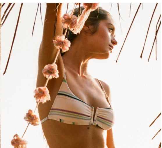 O Neill VANILLA Juniors  Lowtide Doheny Striped V-Notch Bikini Swim Top  US Small - Bellso