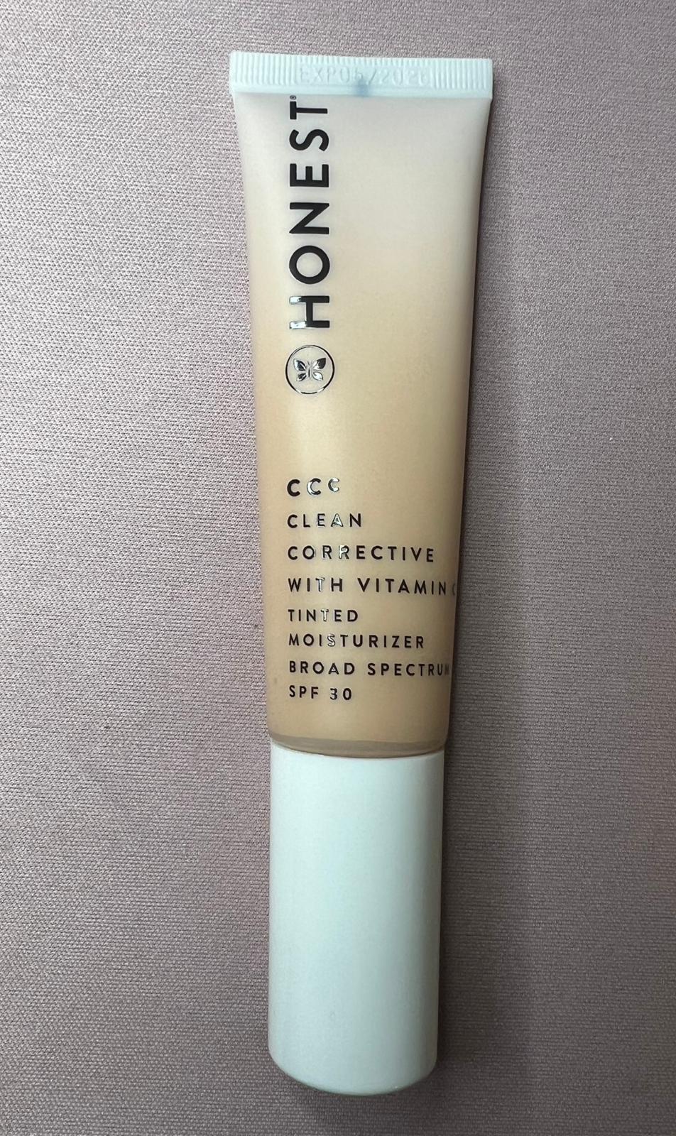 The Honest Company CCC Clean Corrective with Vitamin C Tinted Moisturizer Broad Spectrum SPF 30 - Alabaster 1 Fl Oz - Bellso