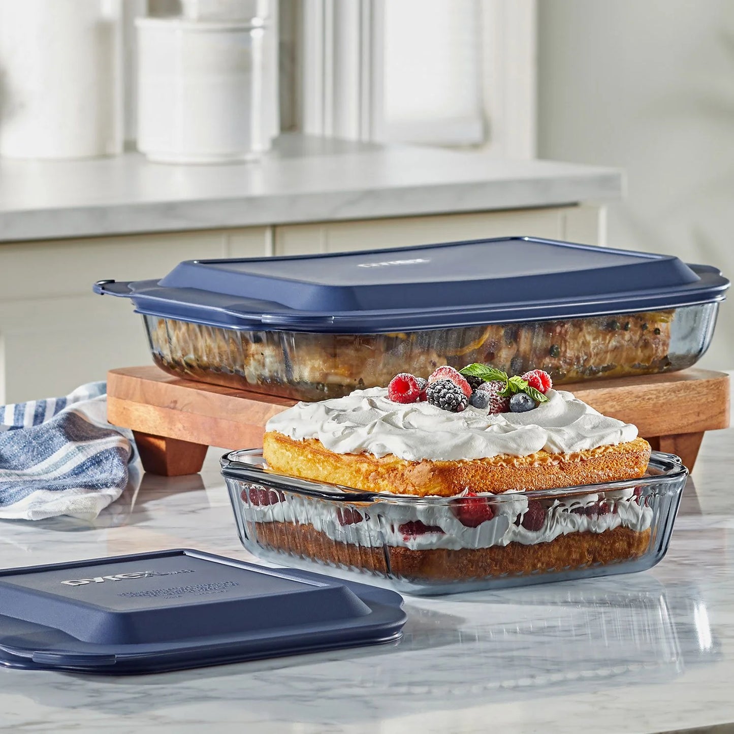 Pyrex Sculpted Tinted 4-Piece Glass Baking Dish Set with Airtight Lids - Bellso