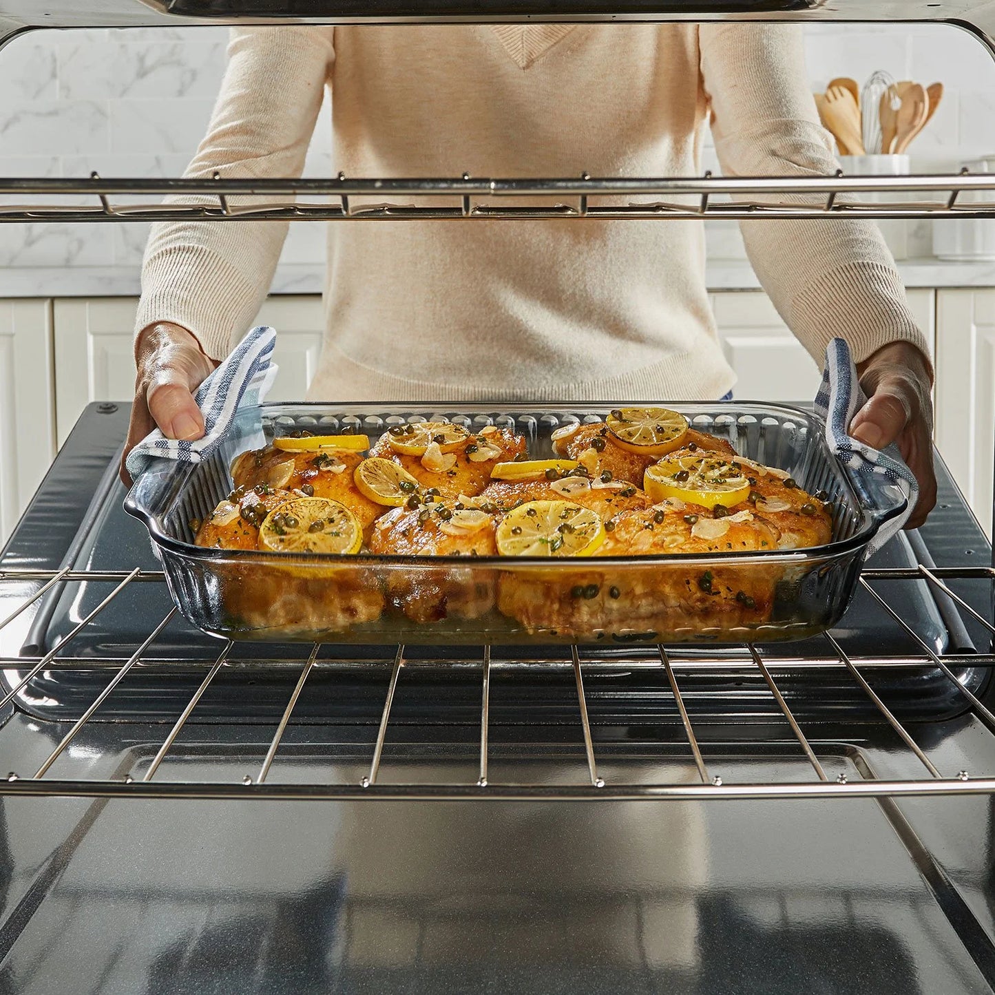 Pyrex Sculpted Tinted 4-Piece Glass Baking Dish Set with Airtight Lids - Bellso