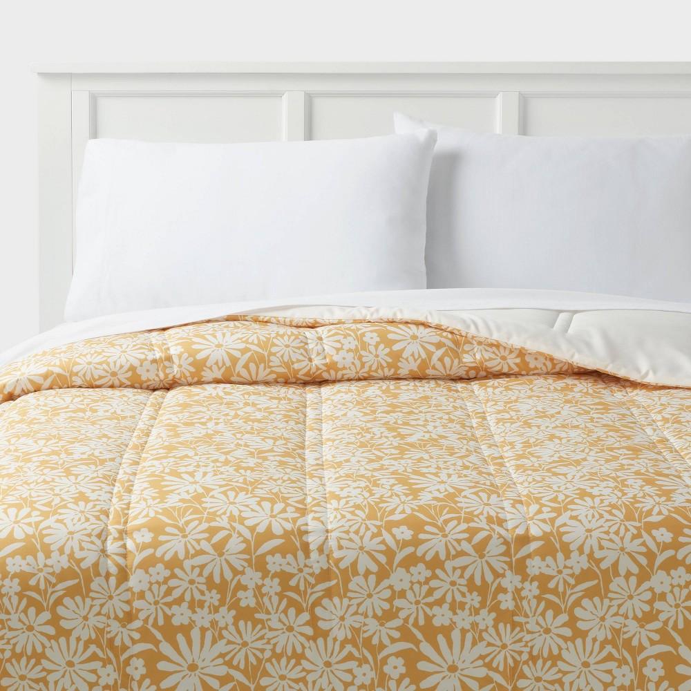 Full/Queen Lofty Microfiber Comforter Honey Yellow Daisy - Room EssentialSTm: Recycled Polyester, Botanical Pattern, Oeko-Tex Certified (1) - Bellso