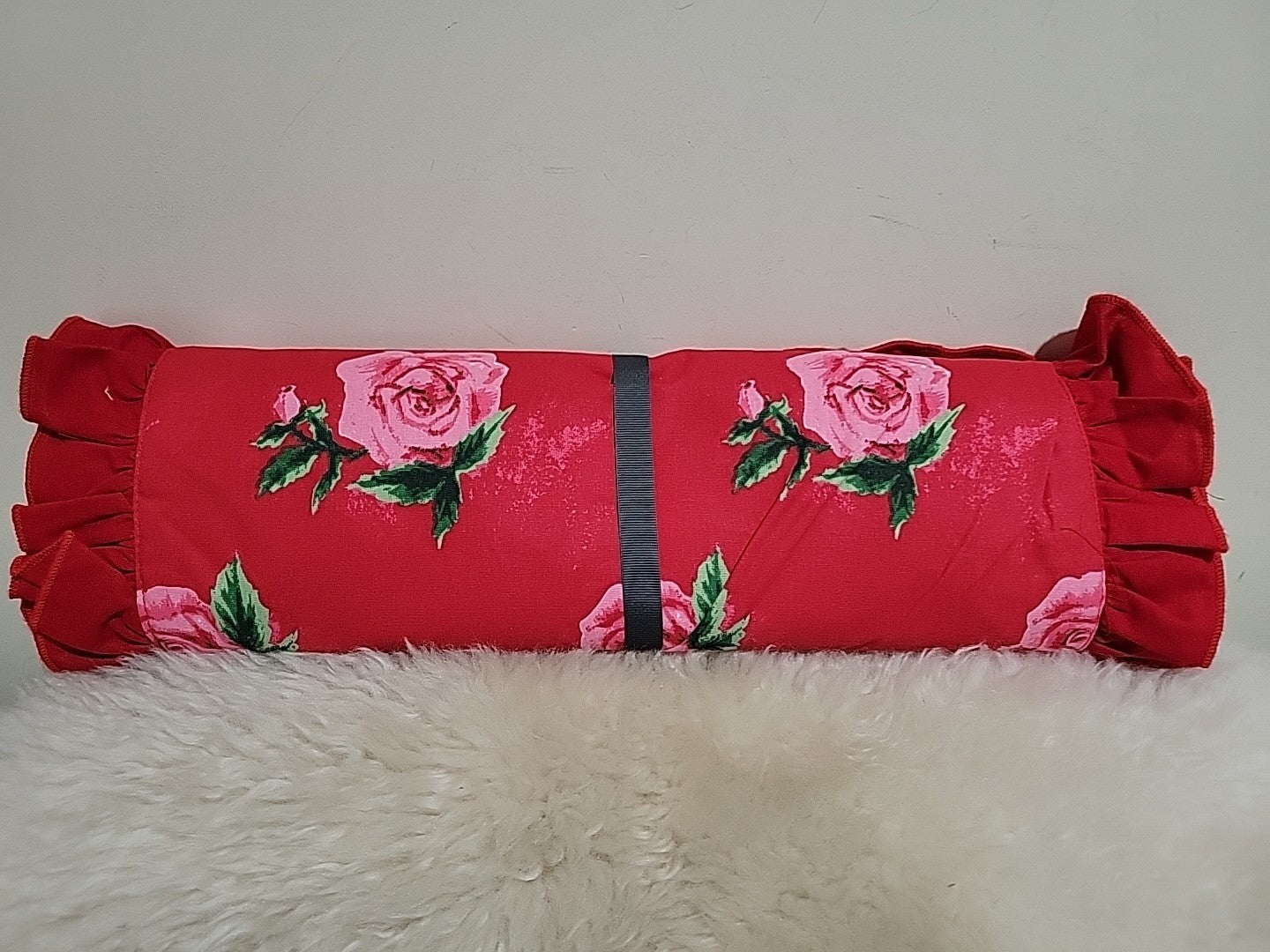 NEW  - Threshold  72"x14" Roses Table Runner - Red - Bellso