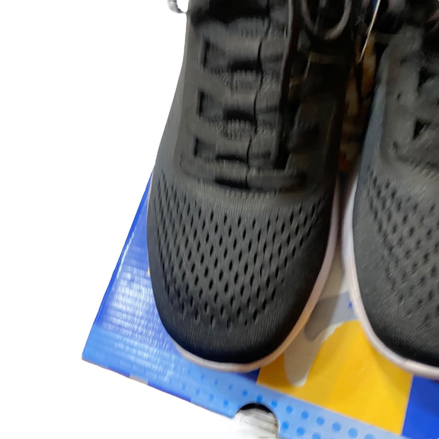 SKECHERS Mens 9.5 Verse Athletic Shoes SWIFT FIT Hands Free Slip on Sneakers NEW