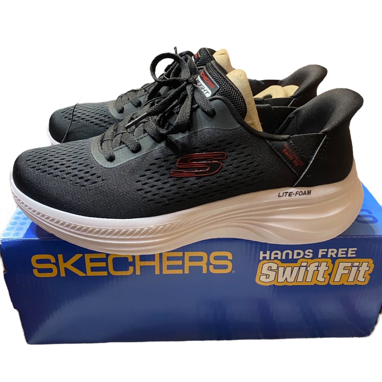 SKECHERS Mens 9.5 Verse Athletic Shoes SWIFT FIT Hands Free Slip on Sneakers NEW
