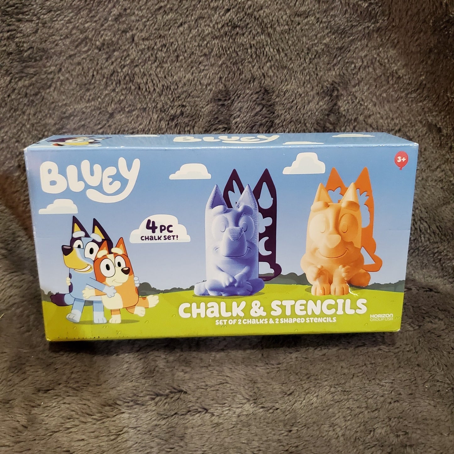 Bluey Set of 2 Chalk & 2 Stencils Ages 3+