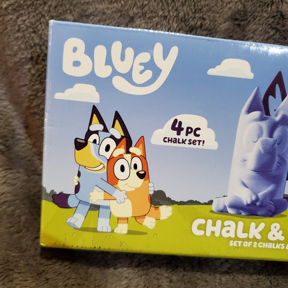 Bluey Set of 2 Chalk & 2 Stencils Ages 3+