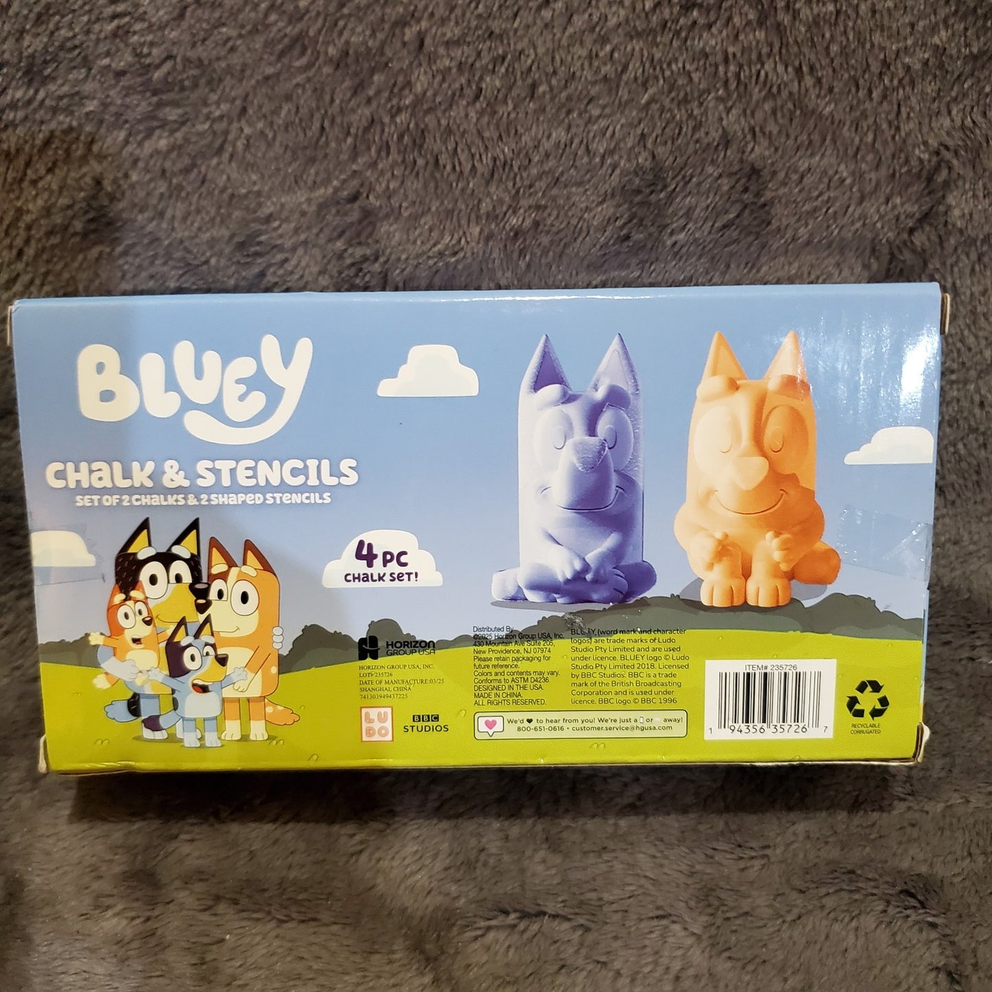 Bluey Set of 2 Chalk & 2 Stencils Ages 3+