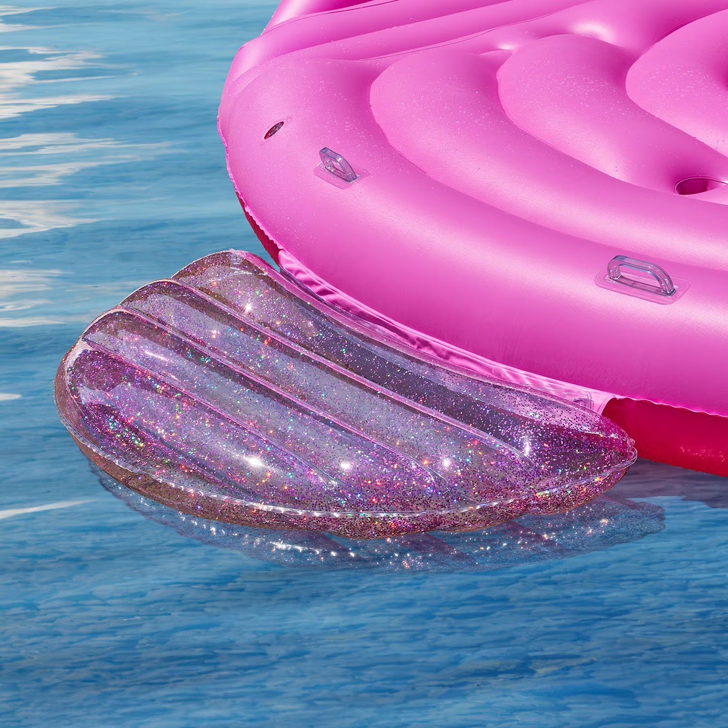 Member's Mark Inflatable Oversized Cowboy Hat Lake Island