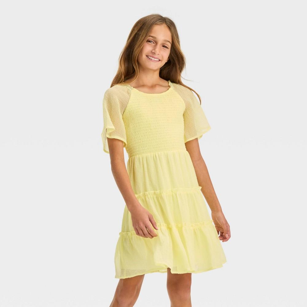 Girls' Smocked Bodice Flutter Sleeve Textured Dress - Art ClassTM Lemon Yellow L - Bellso