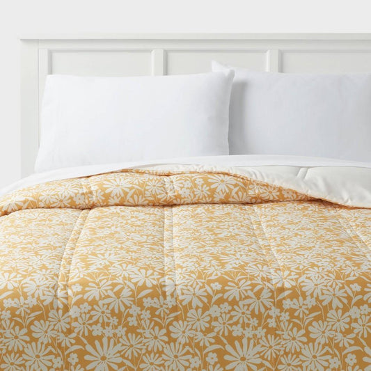 Full/Queen Lofty Microfiber Comforter Honey Yellow Daisy - Room EssentialSTm: Recycled Polyester, Botanical Pattern, Oeko-Tex Certified (1) - Bellso